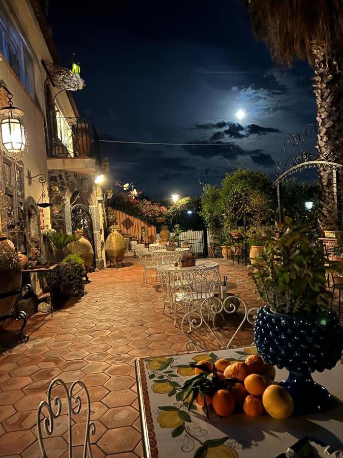 La Capanna Di Giuseppe E Maria Bed & Breakfast Taormina Exterior photo